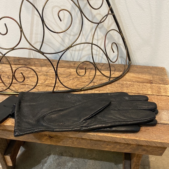 Leather Gloves - Picture 10 of 10